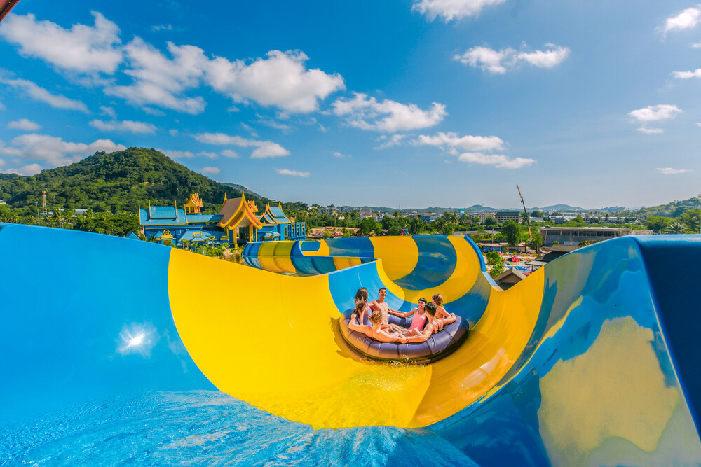 Essential water park safety tips 